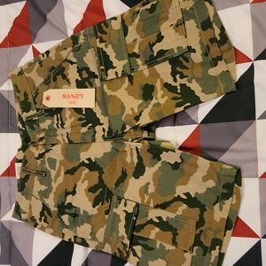 Levis cargo shorts